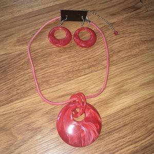 Red Marbleized Chunky Pendant Cord Necklace/Choker & Dangle Earrings Set
